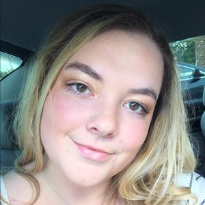 Meet your Posher, Ava